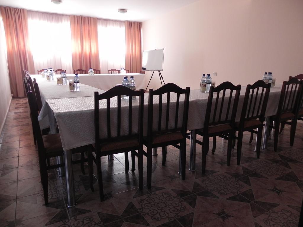 Europa+T Hotel Tbiliszi Kültér fotó