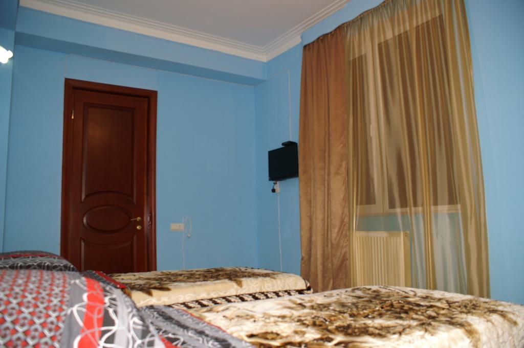 Europa+T Hotel Tbiliszi Szoba fotó