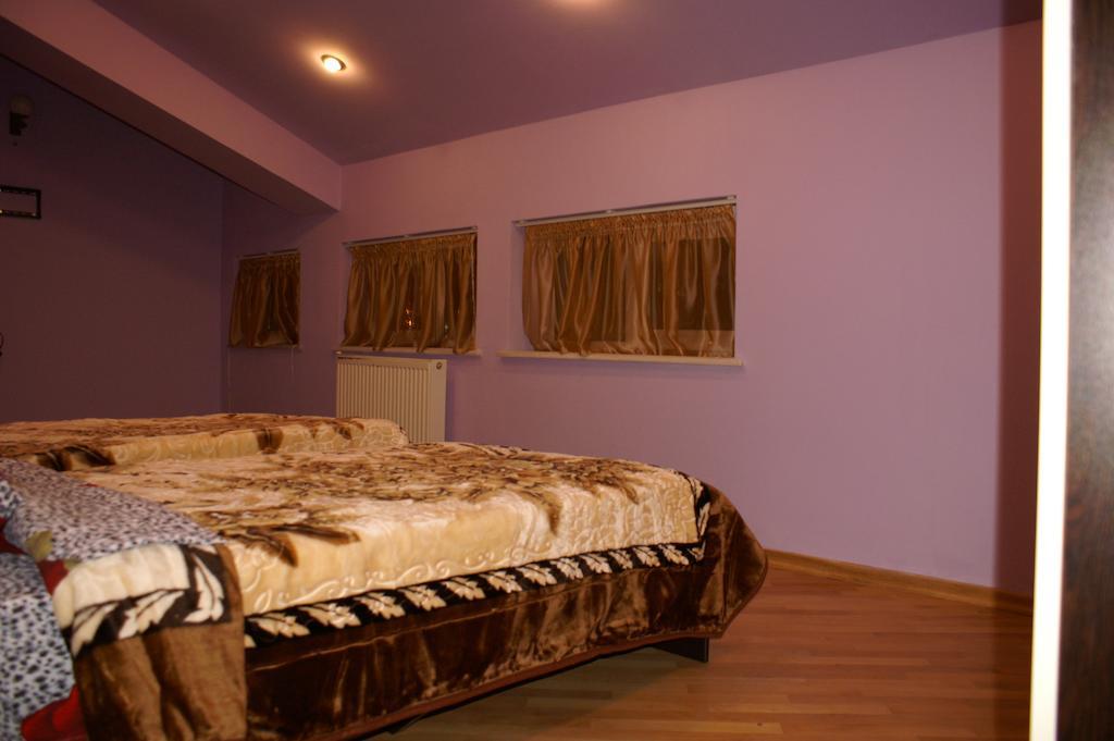 Europa+T Hotel Tbiliszi Szoba fotó