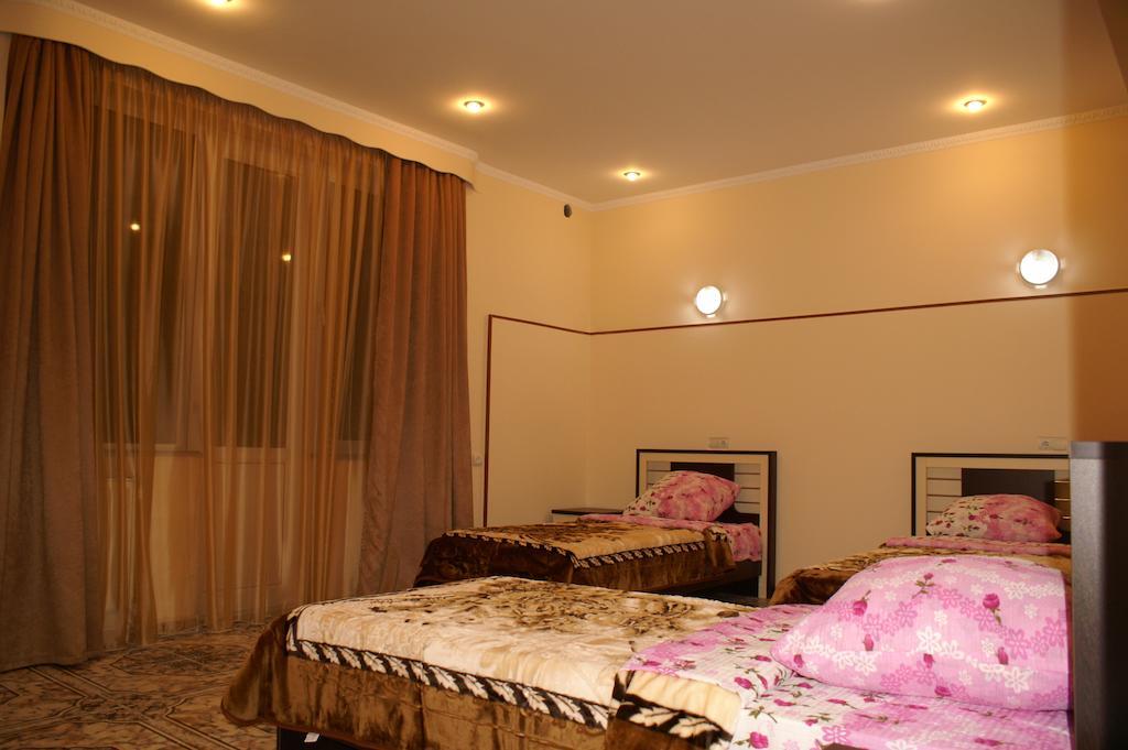 Europa+T Hotel Tbiliszi Kültér fotó
