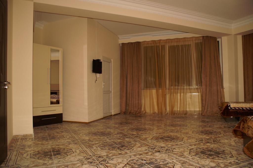 Europa+T Hotel Tbiliszi Szoba fotó