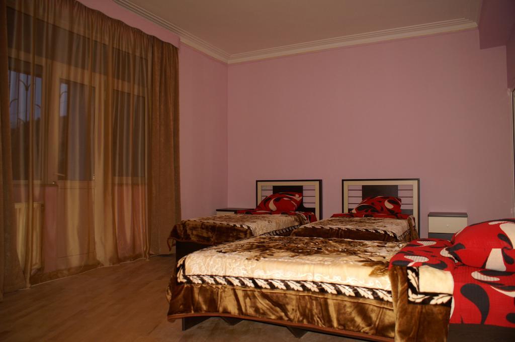 Europa+T Hotel Tbiliszi Szoba fotó
